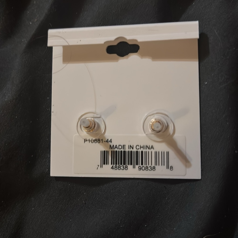 JUICY COUTURE GOLDTONE AND PAVE CRYSTAL GLASS STONE PINK CIRCLE STUD EARRINGS - Picture 3 of 5